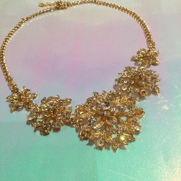 Truly - Necklace - Picture 2 of 3